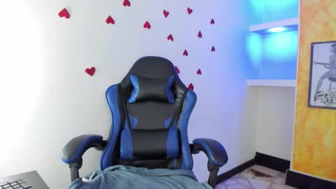 ashley17_ online show from February 19, 6:13 am