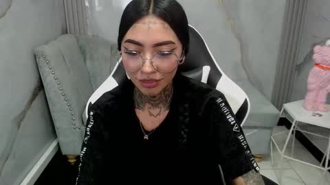 ashley_blum_v online show from November 28, 10:02 pm