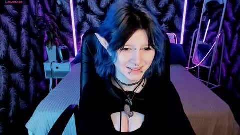 Ashley online show from February 19, 8:40 pm