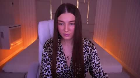 ashleybaee online show from November 13, 2:05 pm