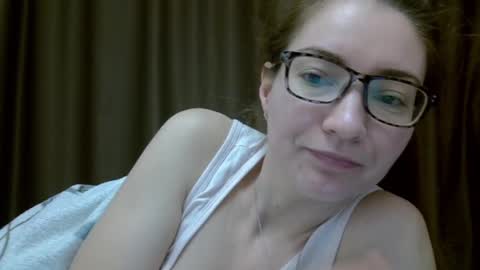 Snapshot of ashleyspice chatting on December 17, 5:29 am Ashley online show from December 17, 5:29 am