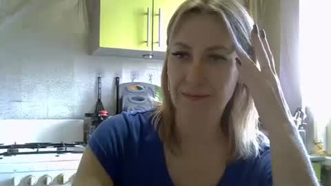 Snapshot of ashleyxhoney chatting on October 2, 8:30 am AshleyXHoney online show from October 2, 8:30 am