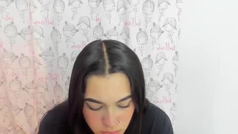 Snapshot of ashleyy_ls chatting on October 6, 1:33 am kylie online show from October 6, 1:33 am