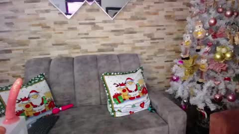 Snapshot of ashlye_hill chatting on December 15, 4:18 am Ashlye online show from December 15, 4:18 am