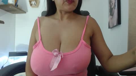 Sarah .3   hello guys .im love online show from November 6, 3:12 am