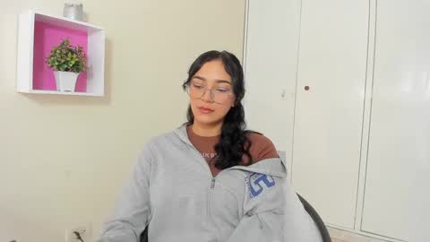 Camila online show from February 28, 1:58 pm