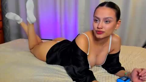 My name is Kiki  Help me with thumbps up please   online show from October 31, 11:09 pm