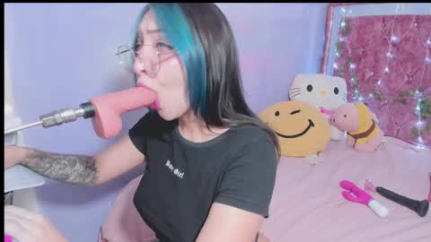 Kitty online show from November 6, 3:45 am