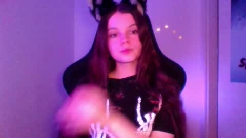 astradream_ online show from March 3, 10:38 pm