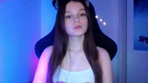 astradream_ online show from December 4, 10:10 pm