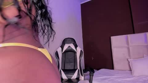 Astrid online show from May 6, 2:04 am