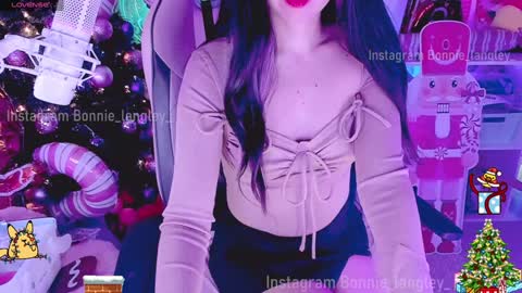 Bonnie online show from January 1, 3:13 am