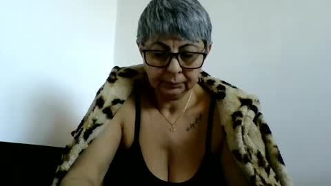 Snapshot of atikaarea chatting on January 6, 11:29 am atikaarea online show from January 6, 11:29 am