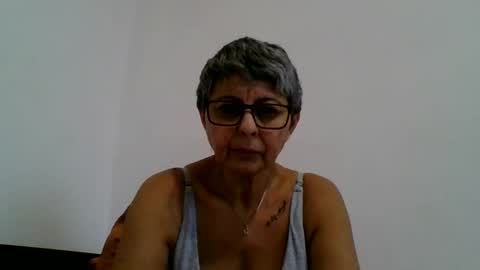 Snapshot of atikaarea chatting on December 8, 12:52 pm atikaarea online show from December 8, 12:52 pm