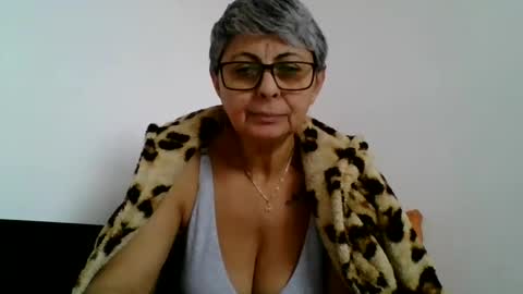 Snapshot of atikaarea chatting on December 2, 12:06 pm atikaarea online show from December 2, 12:06 pm