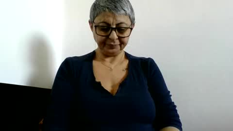 Snapshot of atikaarea chatting on March 6, 10:30 am atikaarea online show from March 6, 10:30 am