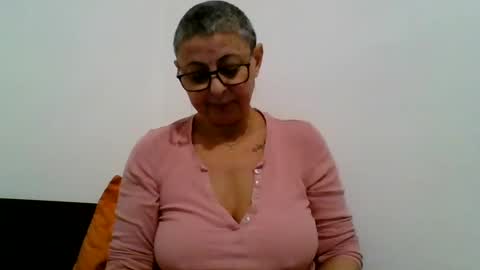 Snapshot of atikaarea chatting on January 16, 5:33 pm atikaarea online show from January 16, 5:33 pm