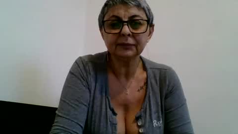 Snapshot of atikaarea chatting on March 10, 3:52 pm atikaarea online show from March 10, 3:52 pm