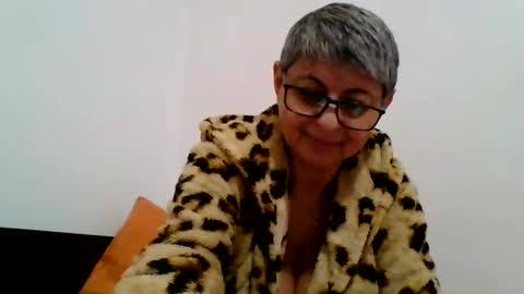 Snapshot of atikaarea chatting on December 13, 2:38 pm atikaarea online show from December 13, 2:38 pm