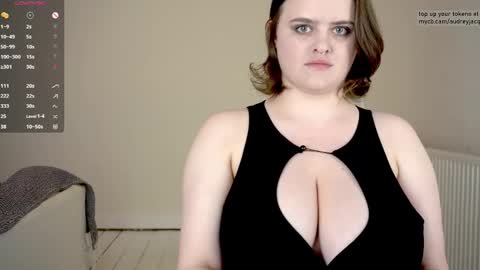 Audrey Jacq online show from June 2, 6:31 pm