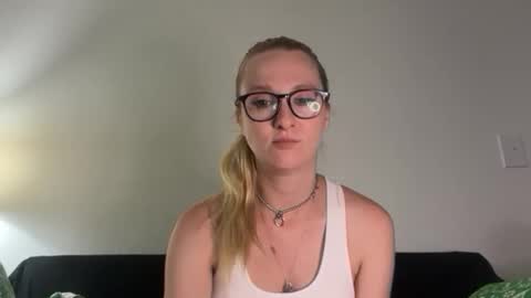 AudreyAlien online show from April 10, 7:25 am