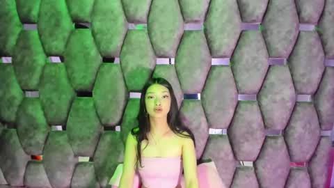 aurora online show from December 15, 3:50 pm