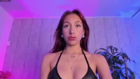 Snapshot of aurora_bellmont chatting on October 16, 3:42 am Aurora online show from October 16, 3:42 am