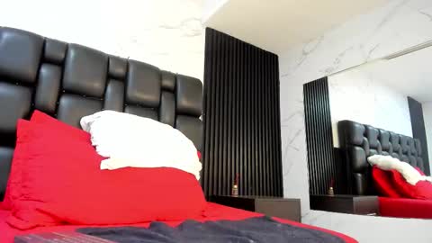 Aurora online show from February 13, 8:27 am