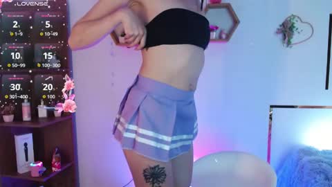 aurorahans online show from April 13, 10:10 pm