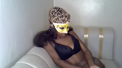 Sparkles online show from January 10, 10:47 pm