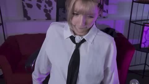 aurorawrenfield online show from February 19, 8:03 am