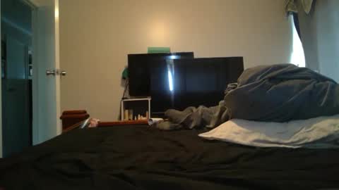 Snapshot of aussielovingxxx chatting on December 11, 11:43 pm Milf4u online show from December 11, 11:43 pm