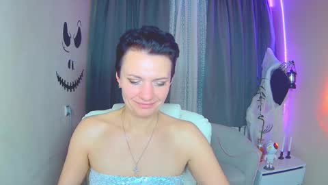 avasaturnian online show from October 29, 3:04 pm