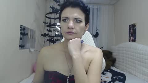 avasaturnian online show from November 5, 7:35 am