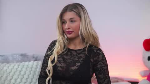 Carina online show from December 3, 10:12 pm