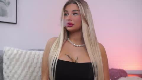 Carina online show from November 18, 9:49 pm