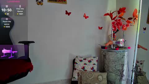 Snapshot of avatomas chatting on February 13, 2:23 am Ava Tomas online show from February 13, 2:23 am
