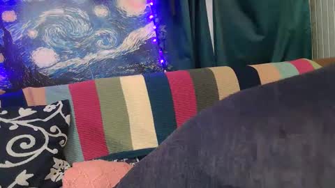 raven blue online show from November 23, 5:43 am