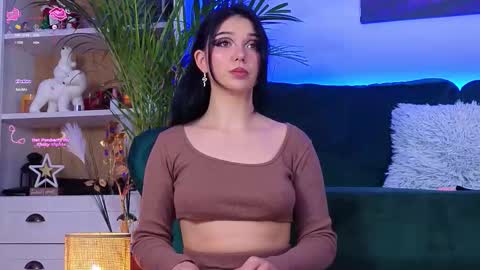 AveryWillow online show from November 24, 6:32 pm