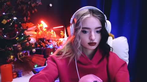 Avriel online show from December 25, 2:35 am