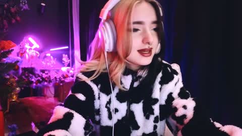 Avriel online show from January 17, 1:57 am