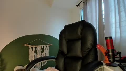   Follow me  Pvt and c2c is on  online show from April 18, 8:09 pm