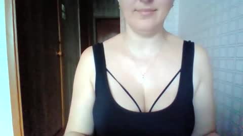 awesomeladyy online show from March 22, 8:42 am