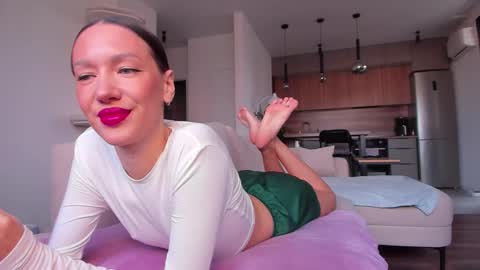 Snapshot of awgustina_sweetheart22 chatting on October 20, 9:12 am Awgustina online show from October 20, 9:12 am