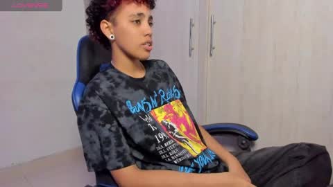 Axel online show from April 13, 1:01 pm