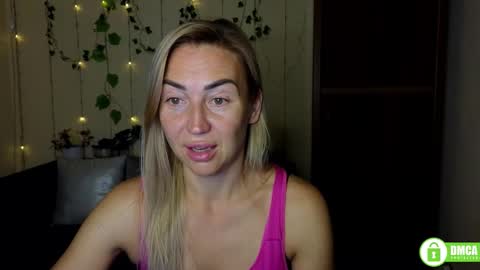 Snapshot of ay_kiss_jully chatting on September 15, 5:31 pm Jully online show from September 15, 5:31 pm