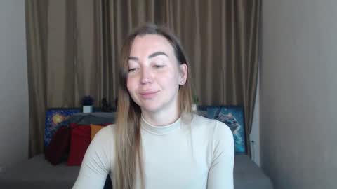 Snapshot of ay_kiss_jully chatting on March 10, 6:23 pm Jully online show from March 10, 6:23 pm