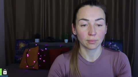 Snapshot of ay_kiss_jully chatting on March 4, 6:26 am Jully online show from March 4, 6:26 am
