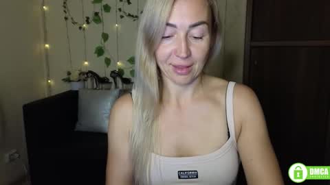 Snapshot of ay_kiss_jully chatting on September 18, 5:33 pm Jully online show from September 18, 5:33 pm