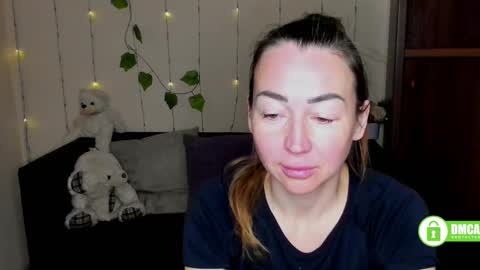 Snapshot of ay_kiss_jully chatting on February 17, 7:36 am Jully online show from February 17, 7:36 am